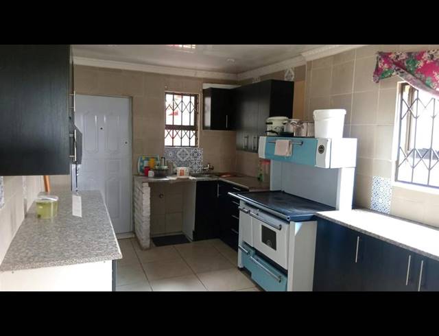2 BEDROOM HOUSE FOR SALE IN JABULANI